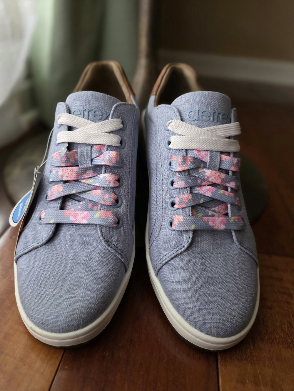 Aetrex Renee Women’s 7.5-8 Blue Comfort Sneakers Floral Laces Arch Support NWT